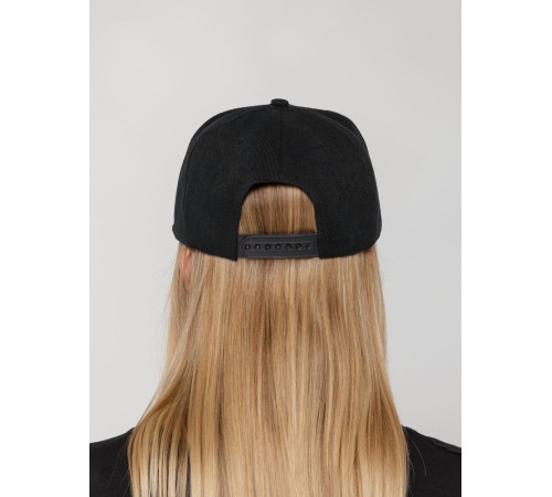 Бейсболка Snapback с прямым козырьком, черная