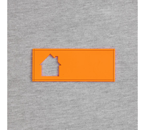 Лейбл из ПВХ с вырубкой «Дом», оранжевый неон