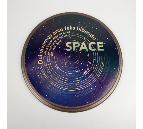 Плакетка Plaque, круглая, венге с золотистой пластиной