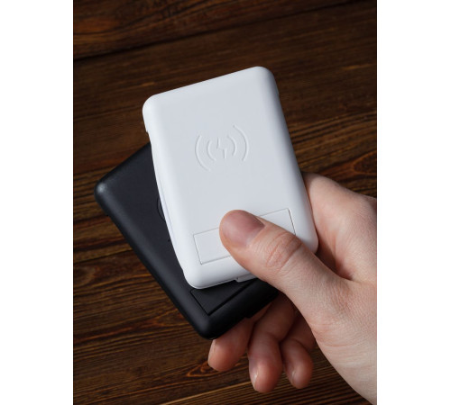 Органайзер с беспроводной зарядкой и набором адаптеров Octopod, белый