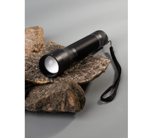Фонарь с фокусировкой луча Skyddas, черный