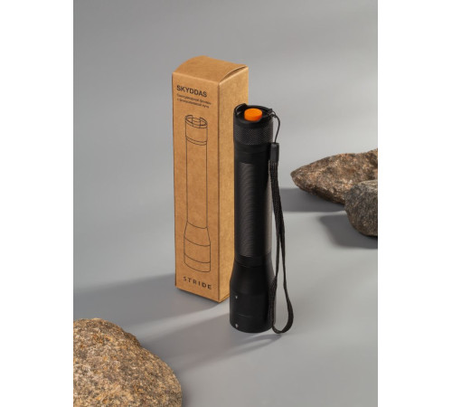 Фонарь с фокусировкой луча Skyddas, черный