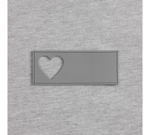 Лейбл из ПВХ с вырубкой «Сердце», серый