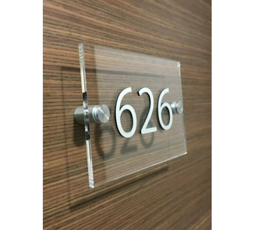 Табличка из оргстекла